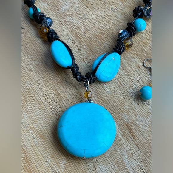 Turquoise Necklace Handmade Also W/Crystal & Howlite Beads On Twisted Cording - Picture 2 of 12